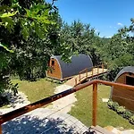 בית חווה Paradise Glamping